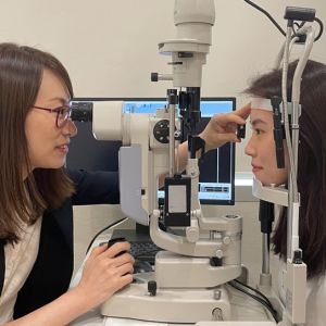 dr-eugnie-consultation-2