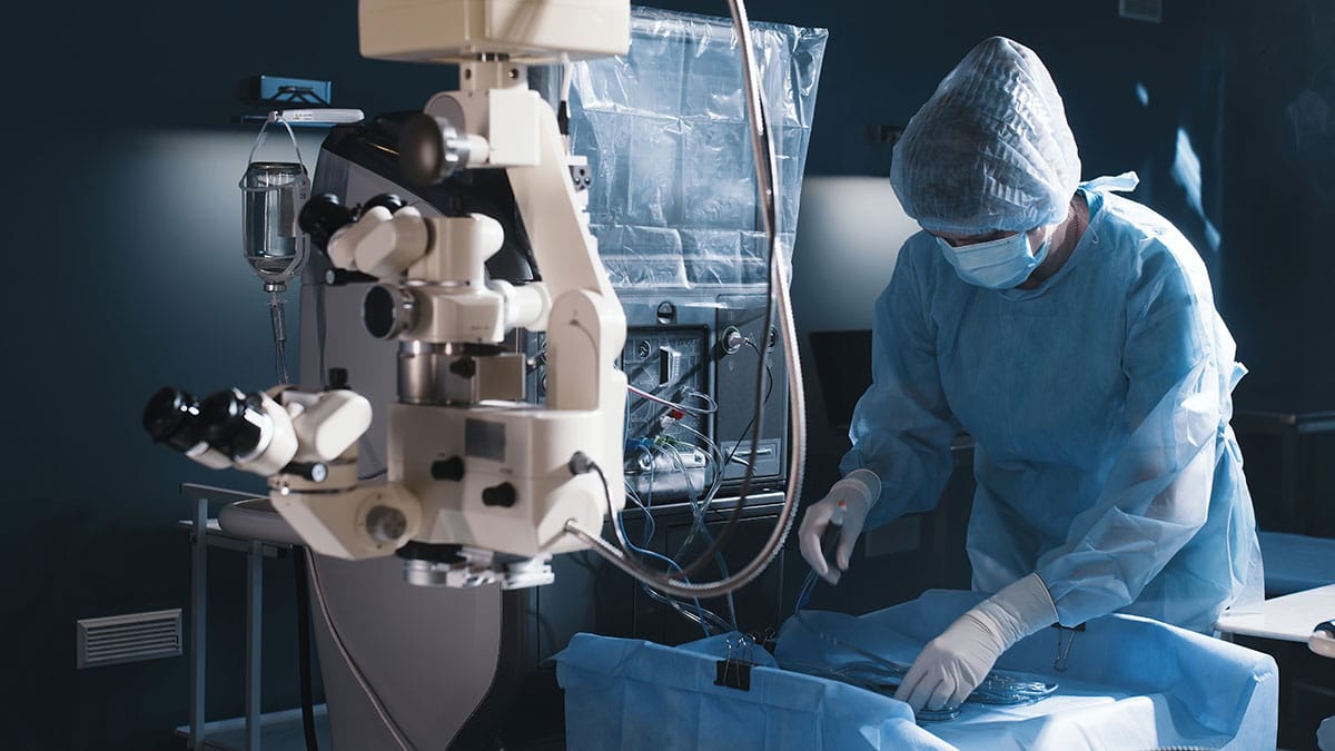 Singapore Cataract Surgeon - Eye Max Centre