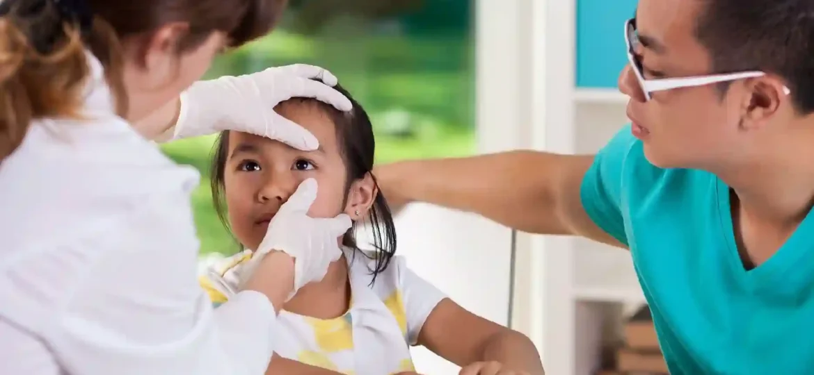 Eye specialist in Singapore performing a preventive eye examination