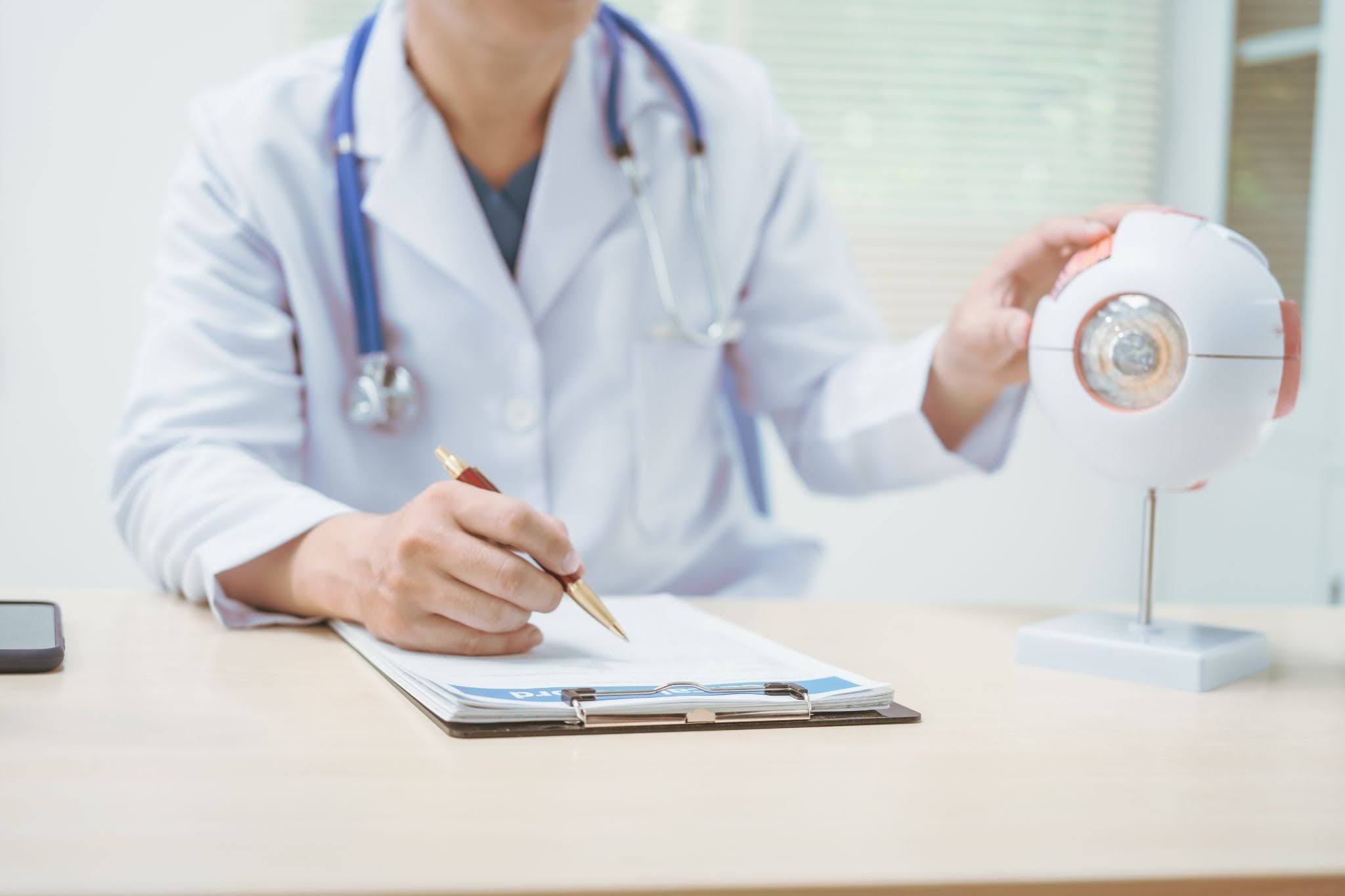 consultation with an eye specialist for myopia treatment in Singapore - Eye Max Centre