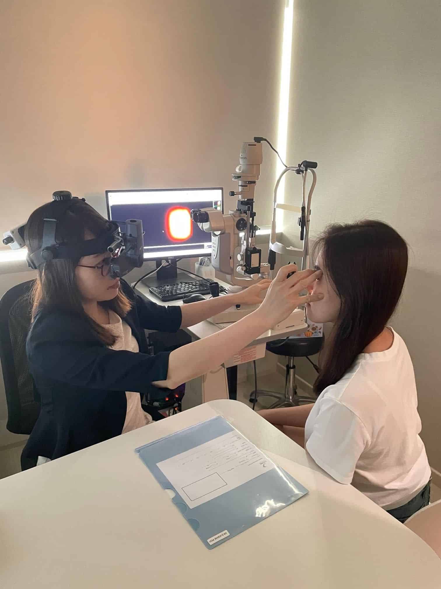Myopia control treatment with an eye specialist in Singapore - Eye Max Centre